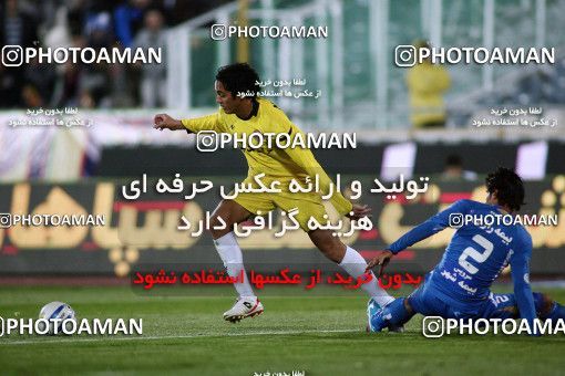 1174746, Tehran, [*parameter:4*], لیگ برتر فوتبال ایران، Persian Gulf Cup، Week 23، Second Leg، Esteghlal 3 v 1 Naft Tehran on 2011/02/18 at Azadi Stadium