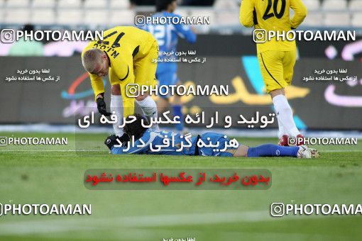 1174386, Tehran, [*parameter:4*], لیگ برتر فوتبال ایران، Persian Gulf Cup، Week 23، Second Leg، Esteghlal 3 v 1 Naft Tehran on 2011/02/18 at Azadi Stadium