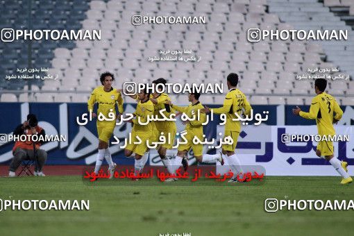 1174396, Tehran, [*parameter:4*], لیگ برتر فوتبال ایران، Persian Gulf Cup، Week 23، Second Leg، Esteghlal 3 v 1 Naft Tehran on 2011/02/18 at Azadi Stadium