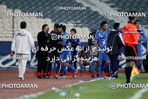 1174392, Tehran, [*parameter:4*], لیگ برتر فوتبال ایران، Persian Gulf Cup، Week 23، Second Leg، Esteghlal 3 v 1 Naft Tehran on 2011/02/18 at Azadi Stadium