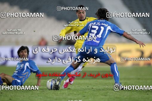 1174378, Tehran, [*parameter:4*], لیگ برتر فوتبال ایران، Persian Gulf Cup، Week 23، Second Leg، Esteghlal 3 v 1 Naft Tehran on 2011/02/18 at Azadi Stadium