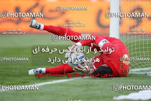 1175026, Tehran, [*parameter:4*], Iran Pro League، Persian Gulf Cup، 2010-11 season، Second Leg، Week 23، Esteghlal 3 v ۱ Naft Tehran on 2011/02/18 at Azadi Stadium