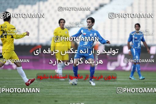 1175031, Tehran, [*parameter:4*], لیگ برتر فوتبال ایران، Persian Gulf Cup، Week 23، Second Leg، Esteghlal 3 v 1 Naft Tehran on 2011/02/18 at Azadi Stadium