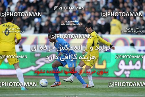 1174989, Tehran, [*parameter:4*], لیگ برتر فوتبال ایران، Persian Gulf Cup، Week 23، Second Leg، Esteghlal 3 v 1 Naft Tehran on 2011/02/18 at Azadi Stadium