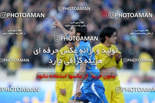 1174834, Tehran, [*parameter:4*], لیگ برتر فوتبال ایران، Persian Gulf Cup، Week 23، Second Leg، Esteghlal 3 v 1 Naft Tehran on 2011/02/18 at Azadi Stadium