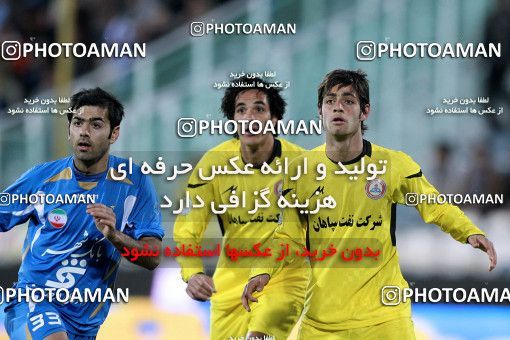 1174982, Tehran, [*parameter:4*], لیگ برتر فوتبال ایران، Persian Gulf Cup، Week 23، Second Leg، Esteghlal 3 v 1 Naft Tehran on 2011/02/18 at Azadi Stadium