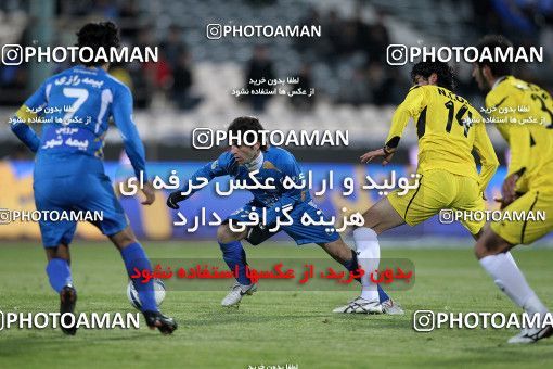 1174883, Tehran, [*parameter:4*], لیگ برتر فوتبال ایران، Persian Gulf Cup، Week 23، Second Leg، Esteghlal 3 v 1 Naft Tehran on 2011/02/18 at Azadi Stadium