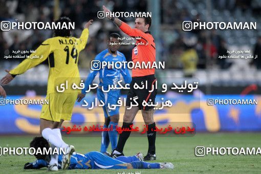 1174980, Tehran, [*parameter:4*], لیگ برتر فوتبال ایران، Persian Gulf Cup، Week 23، Second Leg، Esteghlal 3 v 1 Naft Tehran on 2011/02/18 at Azadi Stadium