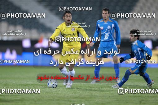 1174943, Tehran, [*parameter:4*], لیگ برتر فوتبال ایران، Persian Gulf Cup، Week 23، Second Leg، Esteghlal 3 v 1 Naft Tehran on 2011/02/18 at Azadi Stadium