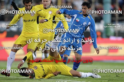 1175046, Tehran, [*parameter:4*], لیگ برتر فوتبال ایران، Persian Gulf Cup، Week 23، Second Leg، Esteghlal 3 v 1 Naft Tehran on 2011/02/18 at Azadi Stadium