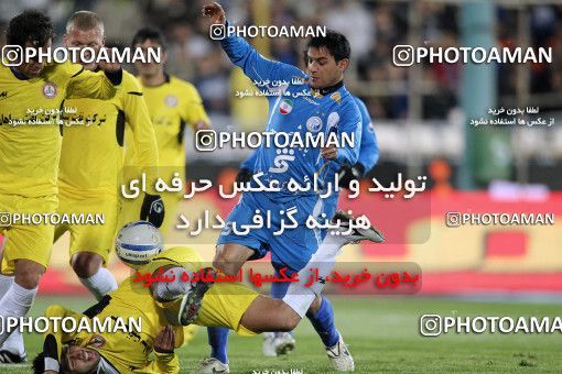 1174894, Tehran, [*parameter:4*], لیگ برتر فوتبال ایران، Persian Gulf Cup، Week 23، Second Leg، Esteghlal 3 v 1 Naft Tehran on 2011/02/18 at Azadi Stadium