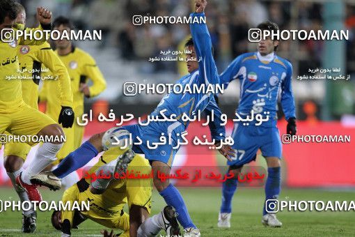 1174782, Tehran, [*parameter:4*], لیگ برتر فوتبال ایران، Persian Gulf Cup، Week 23، Second Leg، Esteghlal 3 v 1 Naft Tehran on 2011/02/18 at Azadi Stadium