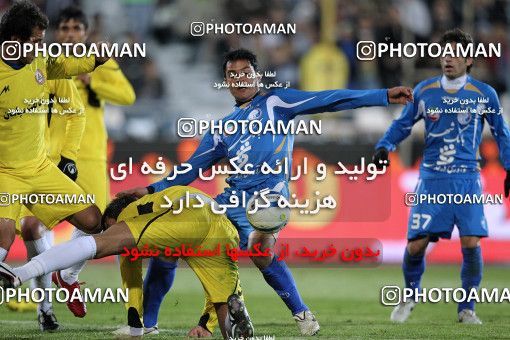 1174990, Tehran, [*parameter:4*], لیگ برتر فوتبال ایران، Persian Gulf Cup، Week 23، Second Leg، Esteghlal 3 v 1 Naft Tehran on 2011/02/18 at Azadi Stadium