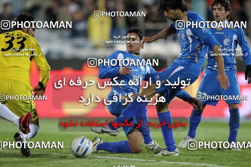 1175012, Tehran, [*parameter:4*], لیگ برتر فوتبال ایران، Persian Gulf Cup، Week 23، Second Leg، Esteghlal 3 v 1 Naft Tehran on 2011/02/18 at Azadi Stadium