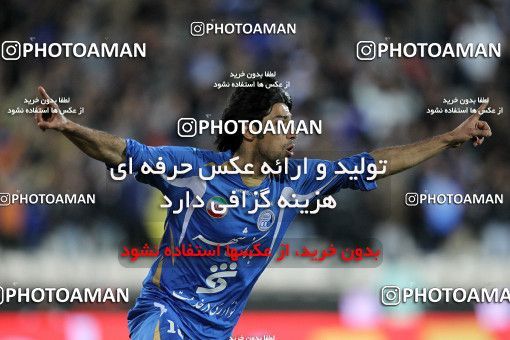 1174821, Tehran, [*parameter:4*], لیگ برتر فوتبال ایران، Persian Gulf Cup، Week 23، Second Leg، Esteghlal 3 v 1 Naft Tehran on 2011/02/18 at Azadi Stadium