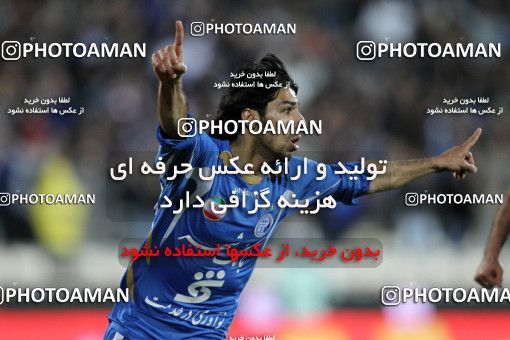 1174932, Tehran, [*parameter:4*], لیگ برتر فوتبال ایران، Persian Gulf Cup، Week 23، Second Leg، Esteghlal 3 v 1 Naft Tehran on 2011/02/18 at Azadi Stadium
