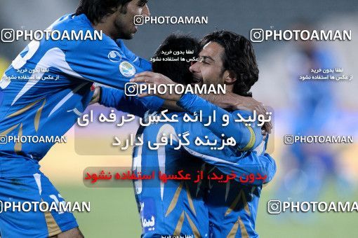 1174761, Tehran, [*parameter:4*], لیگ برتر فوتبال ایران، Persian Gulf Cup، Week 23، Second Leg، Esteghlal 3 v 1 Naft Tehran on 2011/02/18 at Azadi Stadium