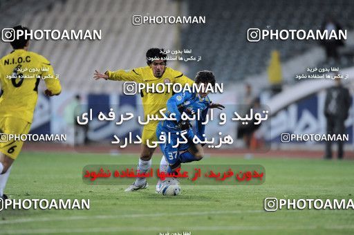 1174443, Tehran, [*parameter:4*], لیگ برتر فوتبال ایران، Persian Gulf Cup، Week 23، Second Leg، Esteghlal 3 v 1 Naft Tehran on 2011/02/18 at Azadi Stadium