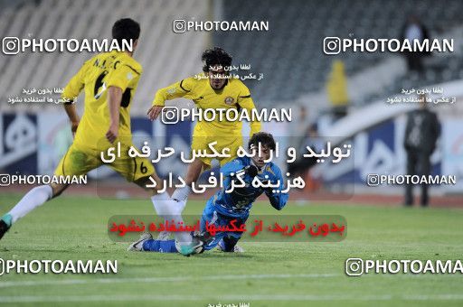 1174433, Tehran, [*parameter:4*], لیگ برتر فوتبال ایران، Persian Gulf Cup، Week 23، Second Leg، Esteghlal 3 v 1 Naft Tehran on 2011/02/18 at Azadi Stadium