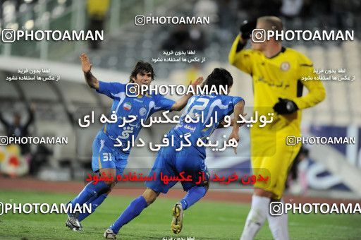 1174504, لیگ برتر فوتبال ایران، Persian Gulf Cup، Week 23، Second Leg، 2011/02/18، Tehran، Azadi Stadium، Esteghlal 3 - ۱ Naft Tehran