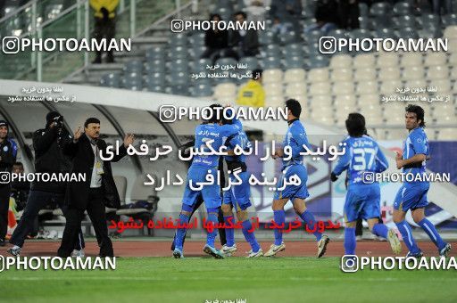 1174445, لیگ برتر فوتبال ایران، Persian Gulf Cup، Week 23، Second Leg، 2011/02/18، Tehran، Azadi Stadium، Esteghlal 3 - ۱ Naft Tehran