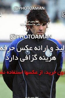 1174519, لیگ برتر فوتبال ایران، Persian Gulf Cup، Week 23، Second Leg، 2011/02/18، Tehran، Azadi Stadium، Esteghlal 3 - ۱ Naft Tehran