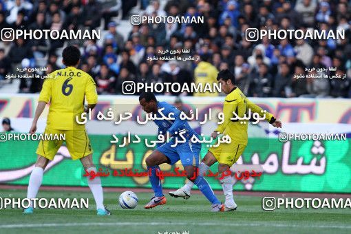1174551, Tehran, [*parameter:4*], لیگ برتر فوتبال ایران، Persian Gulf Cup، Week 23، Second Leg، Esteghlal 3 v 1 Naft Tehran on 2011/02/18 at Azadi Stadium