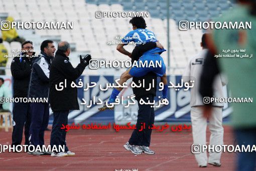 1174592, Tehran, [*parameter:4*], لیگ برتر فوتبال ایران، Persian Gulf Cup، Week 23، Second Leg، Esteghlal 3 v 1 Naft Tehran on 2011/02/18 at Azadi Stadium