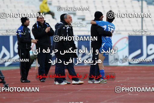 1174582, Tehran, [*parameter:4*], لیگ برتر فوتبال ایران، Persian Gulf Cup، Week 23، Second Leg، Esteghlal 3 v 1 Naft Tehran on 2011/02/18 at Azadi Stadium