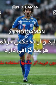 1174542, لیگ برتر فوتبال ایران، Persian Gulf Cup، Week 23، Second Leg، 2011/02/18، Tehran، Azadi Stadium، Esteghlal 3 - ۱ Naft Tehran
