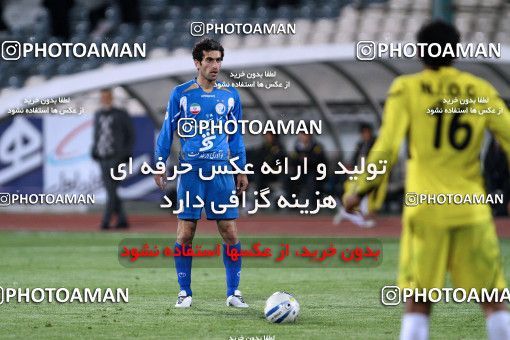1174515, Tehran, [*parameter:4*], لیگ برتر فوتبال ایران، Persian Gulf Cup، Week 23، Second Leg، Esteghlal 3 v 1 Naft Tehran on 2011/02/18 at Azadi Stadium