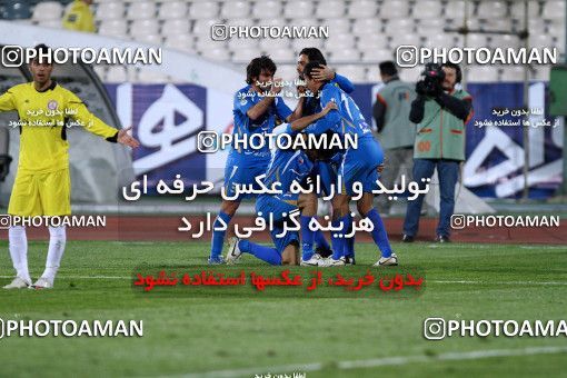 1174548, Tehran, [*parameter:4*], لیگ برتر فوتبال ایران، Persian Gulf Cup، Week 23، Second Leg، Esteghlal 3 v 1 Naft Tehran on 2011/02/18 at Azadi Stadium