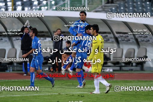 1174573, Tehran, [*parameter:4*], لیگ برتر فوتبال ایران، Persian Gulf Cup، Week 23، Second Leg، Esteghlal 3 v 1 Naft Tehran on 2011/02/18 at Azadi Stadium