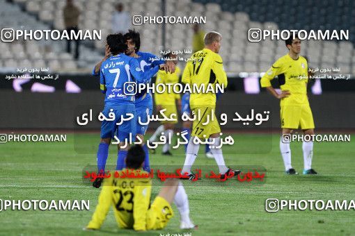 1174514, Tehran, [*parameter:4*], لیگ برتر فوتبال ایران، Persian Gulf Cup، Week 23، Second Leg، Esteghlal 3 v 1 Naft Tehran on 2011/02/18 at Azadi Stadium