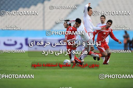1175998, Tehran, Iran, لیگ برتر فوتبال ایران، Persian Gulf Cup، Week 24، Second Leg، Persepolis 3 v 1 Foulad Khouzestan on 2011/02/25 at Azadi Stadium