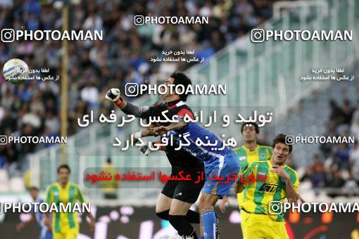 1186390, Tehran, Iran, لیگ برتر فوتبال ایران، Persian Gulf Cup، Week 30، Second Leg، Rah Ahan 1 v 0 Esteghlal on 2011/04/14 at Azadi Stadium