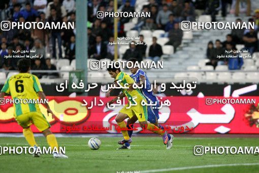 1186441, Tehran, Iran, لیگ برتر فوتبال ایران، Persian Gulf Cup، Week 30، Second Leg، Rah Ahan 1 v 0 Esteghlal on 2011/04/14 at Azadi Stadium