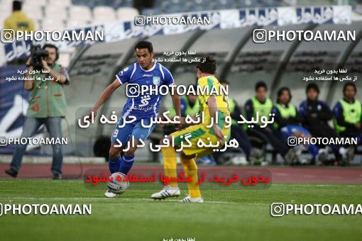 1186998, Tehran, Iran, لیگ برتر فوتبال ایران، Persian Gulf Cup، Week 30، Second Leg، Rah Ahan 1 v 0 Esteghlal on 2011/04/14 at Azadi Stadium