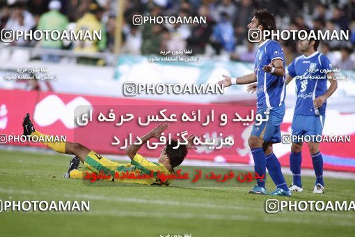 1186969, Tehran, Iran, لیگ برتر فوتبال ایران، Persian Gulf Cup، Week 30، Second Leg، Rah Ahan 1 v 0 Esteghlal on 2011/04/14 at Azadi Stadium