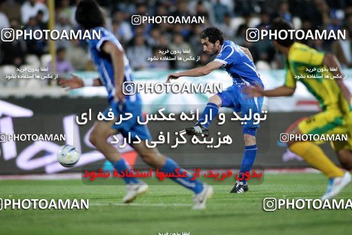 1186361, Tehran, Iran, لیگ برتر فوتبال ایران، Persian Gulf Cup، Week 30، Second Leg، Rah Ahan 1 v 0 Esteghlal on 2011/04/14 at Azadi Stadium