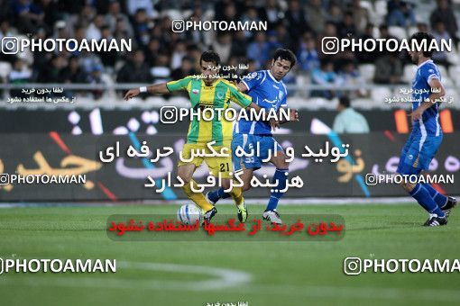 1186373, Tehran, Iran, لیگ برتر فوتبال ایران، Persian Gulf Cup، Week 30، Second Leg، Rah Ahan 1 v 0 Esteghlal on 2011/04/14 at Azadi Stadium