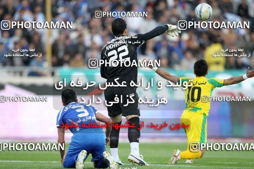 1187323, Tehran, Iran, لیگ برتر فوتبال ایران، Persian Gulf Cup، Week 30، Second Leg، Rah Ahan 1 v 0 Esteghlal on 2011/04/14 at Azadi Stadium