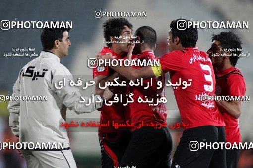1186763, Tehran, Iran, لیگ برتر فوتبال ایران، Persian Gulf Cup، Week 31، Second Leg، Persepolis 2 v 1 Steel Azin on 2011/04/15 at Azadi Stadium