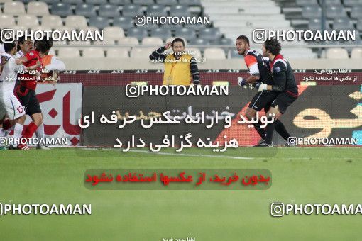 1186857, Tehran, Iran, لیگ برتر فوتبال ایران، Persian Gulf Cup، Week 31، Second Leg، Persepolis 2 v 1 Steel Azin on 2011/04/15 at Azadi Stadium
