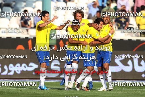 1190340, Tehran, Iran, لیگ برتر فوتبال ایران، Persian Gulf Cup، Week 31، Second Leg، Esteghlal 6 v 2 Sanat Naft Abadan on 2011/04/23 at Azadi Stadium