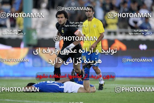 1190341, Tehran, Iran, لیگ برتر فوتبال ایران، Persian Gulf Cup، Week 31، Second Leg، Esteghlal 6 v 2 Sanat Naft Abadan on 2011/04/23 at Azadi Stadium