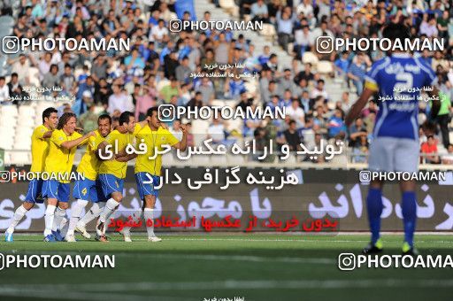1189323, Tehran, Iran, لیگ برتر فوتبال ایران، Persian Gulf Cup، Week 31، Second Leg، Esteghlal 6 v 2 Sanat Naft Abadan on 2011/04/23 at Azadi Stadium