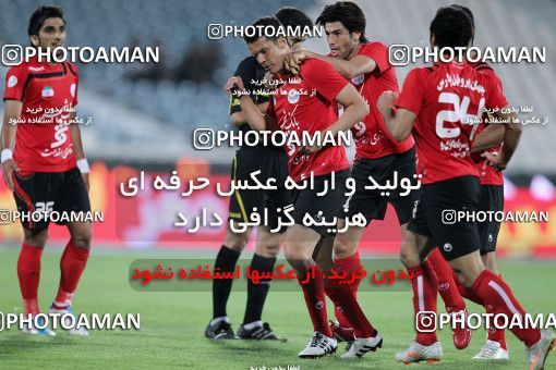 1189995, Tehran, Iran, لیگ برتر فوتبال ایران، Persian Gulf Cup، Week 31، Second Leg، Naft Tehran 1 v 5 Persepolis on 2011/04/24 at Azadi Stadium