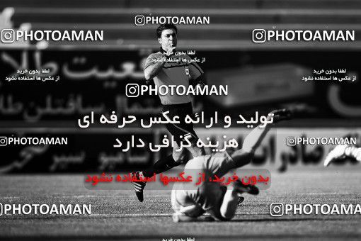 1191930, Tehran, [*parameter:4*], لیگ برتر فوتبال ایران، Persian Gulf Cup، Week 32، Second Leg، Rah Ahan 1 v 0 Naft Tehran on 2011/04/29 at Ekbatan Stadium