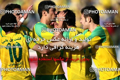 1191926, Tehran, [*parameter:4*], لیگ برتر فوتبال ایران، Persian Gulf Cup، Week 32، Second Leg، Rah Ahan 1 v 0 Naft Tehran on 2011/04/29 at Ekbatan Stadium